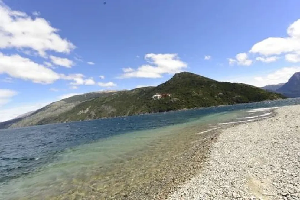 Incendio en Los Alerces: el fuego está contenido y se inicia la reconstrucción