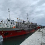 El buque Fu Yuan Yu 7666 inauguró la temporada de calamar en Comodoro