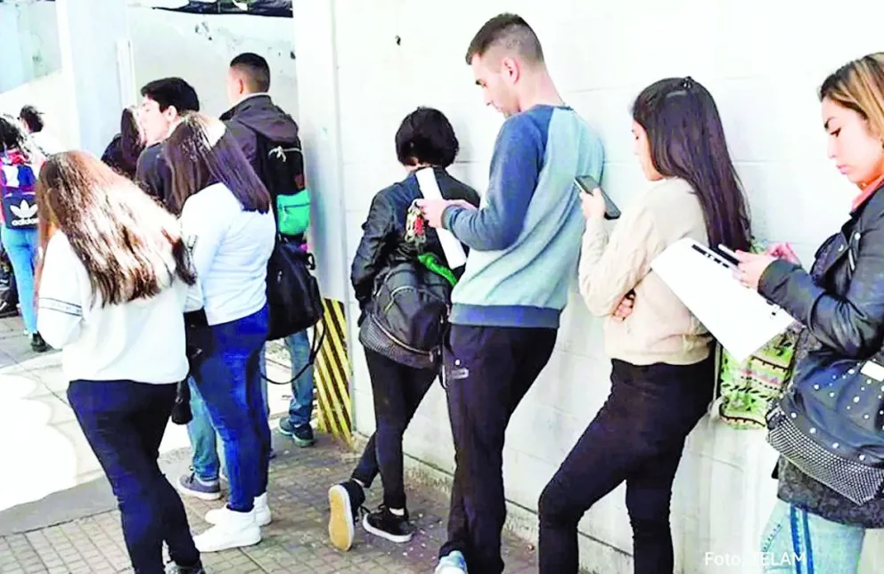 Más de 150 mil trabajadores registrados perdieron su empleo en 2025