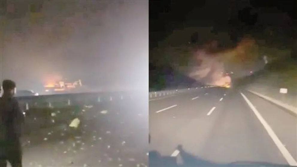 Tragedia en Turquía: un avión de combate se estrelló en una autopista y murió el piloto