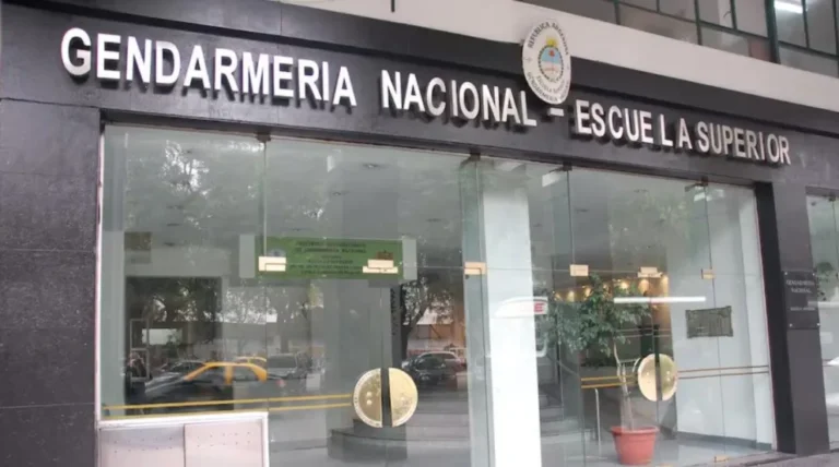 Explotó un paquete bomba en la escuela de Gendarmería: varios heridos