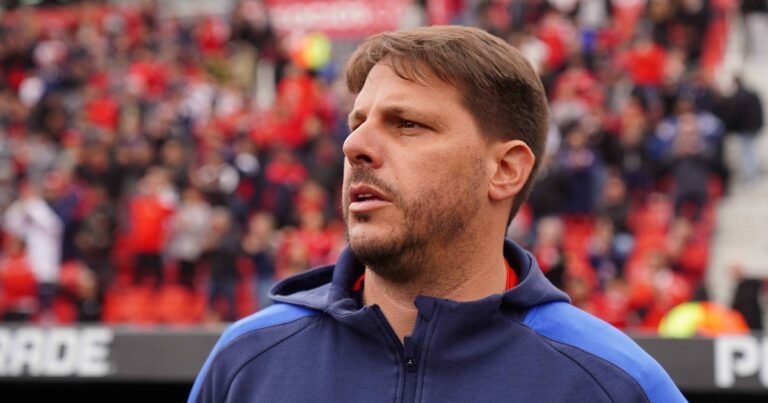 San Lorenzo se prepara para visitar a Huracán en el clásico: el equipo que perfila Damián Ayude para pisar el Ducó