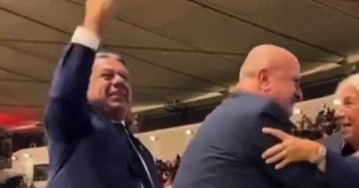 En pleno escándalo con la AFA, Claudio Tapia estuvo en el Maracaná y festejó como un hincha más el gol de Lanús que le dio la Recopa