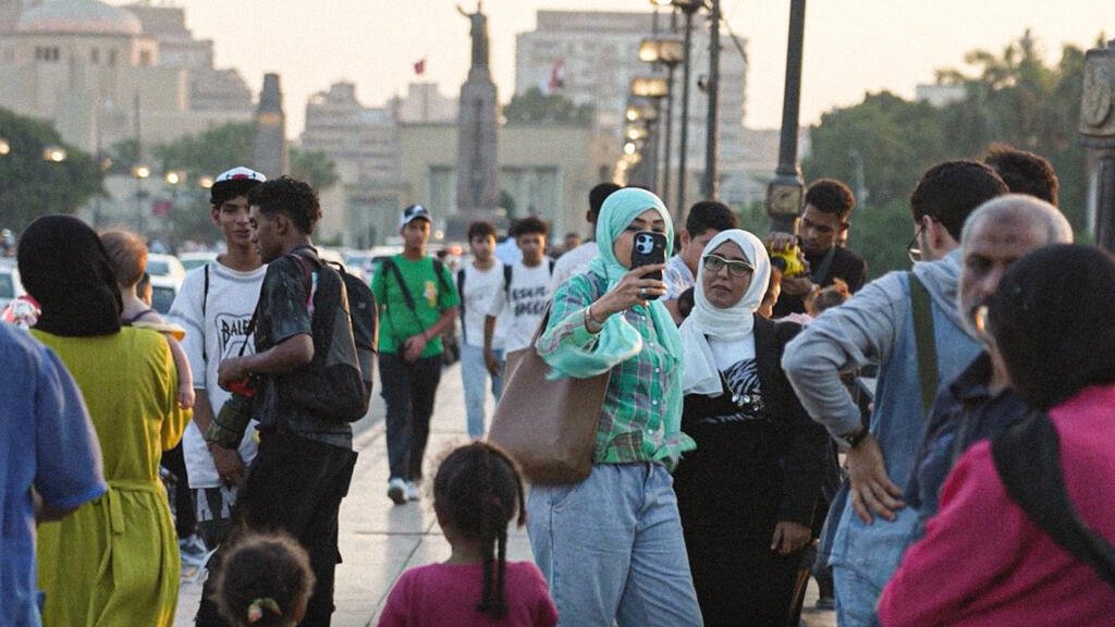 De la deuda a la cárcel: mujeres con dificultades económicas enfrentan doble castigo en Egipto