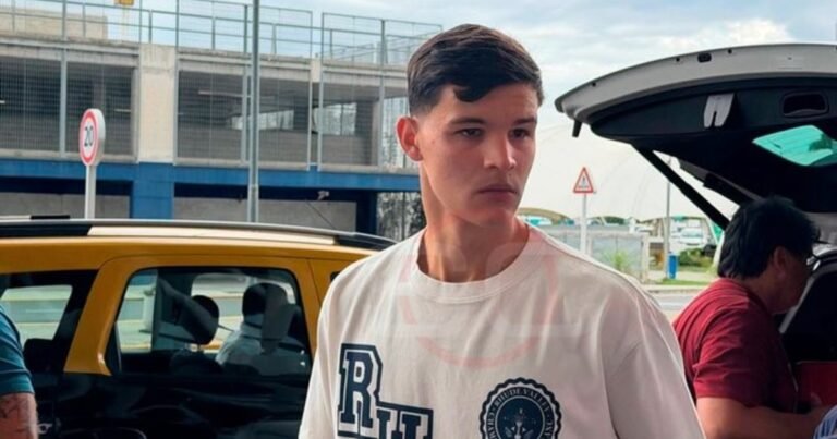 Golpe en Racing: Valentín Carboni sufrió una seria lesión en la rodilla derecha que lo dejaría sin Mundial
