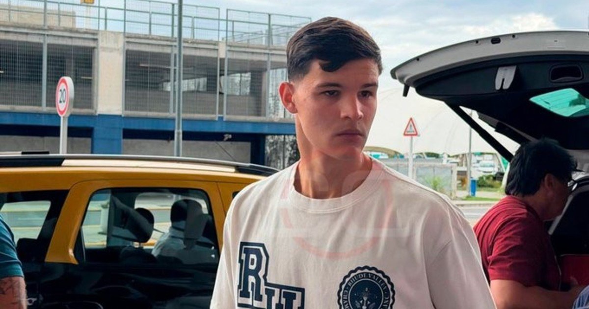 Golpe en Racing: Valentín Carboni sufrió una seria lesión en la rodilla derecha que lo dejaría sin Mundial