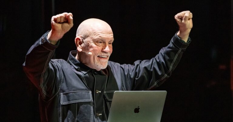 John Malkovich viene a la Argentina para hacer una sola función de una obra sobre la represión en tiempos de Pinochet