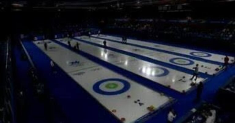 El increíble inicio de los Juegos Olímpicos de invierno 2026: se cortó la luz en un pabellón y el curling quedó en penumbras