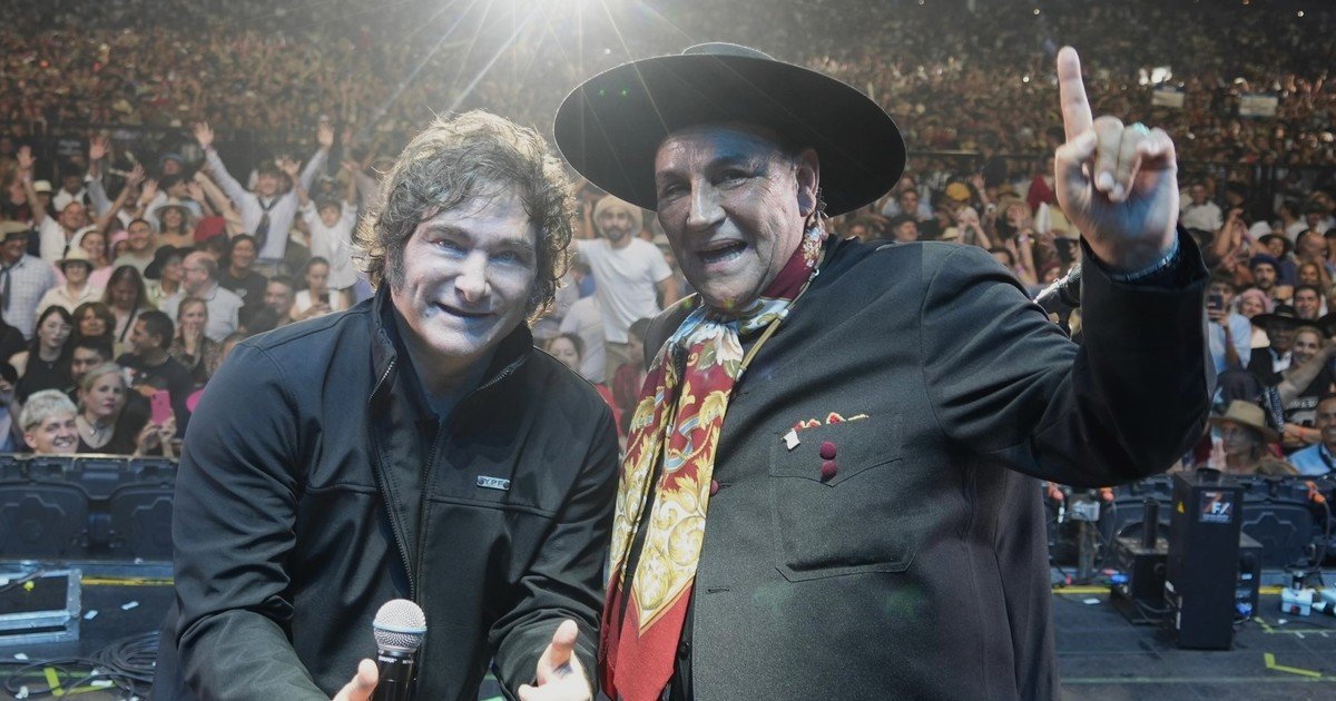 "Alcahuete no soy": la respuesta del Chaqueño Palavecino a las cantantes del papelón en el Festival de Cosquín