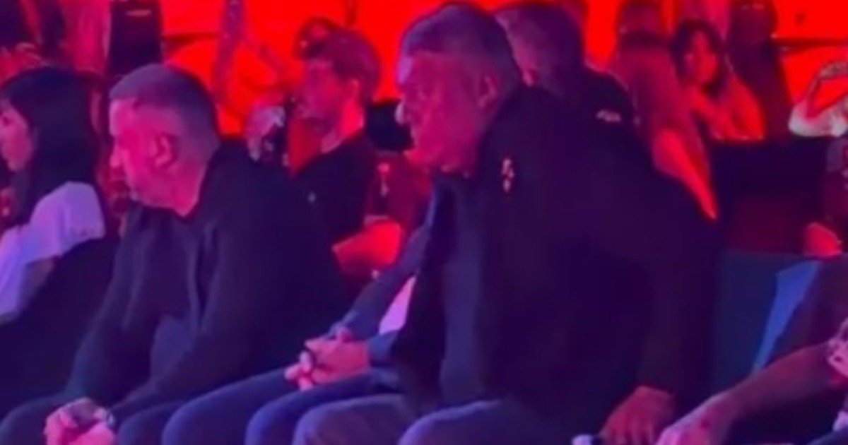 Claudio Tapia, incómodo, se enteró del revés de la Justicia mientras formaba parte de un evento con la Copa del Mundo y se retiró del lugar