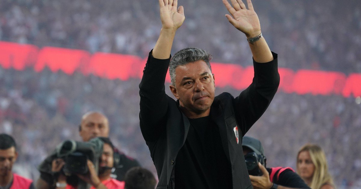 El Monumental ovacionó a Marcelo Gallardo en su despedida y apuntó contra los futbolistas: "Jugadores, la c... de su madre, a ver si ponen huevos"