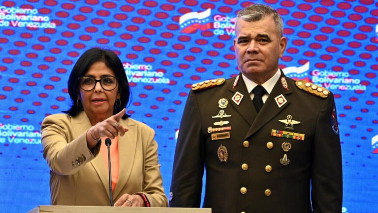 Entre destituciones y cambios en Venezuela: ¿un chavismo reconfigurado por Delcy Rodríguez?