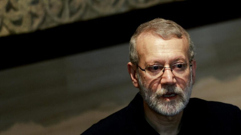 “El poder detrás del tono”: Alí Larijani, una muerte que asestaría un duro golpe a la estructura gobernante de Irán