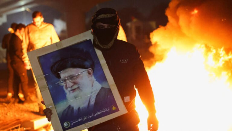 Bajo ataques y en total incertidumbre: ¿qué pasará con Irán y Medio Oriente?