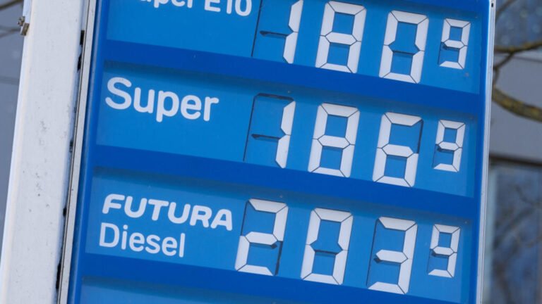 Alemanes van a Polonia por gasolina más económica ante el aumento de precios por tensión en Ormuz