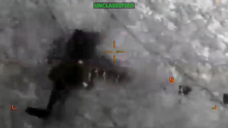 Ecuador y EE.UU. destruyen un campamento de las disidencias de las FARC cerca de Colombia