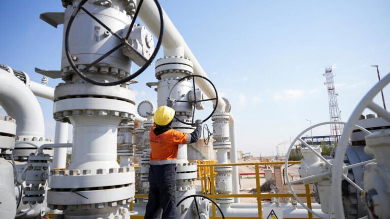 El petróleo se acerca a un nuevo máximo histórico ante la escalada del conflicto en Medio Oriente