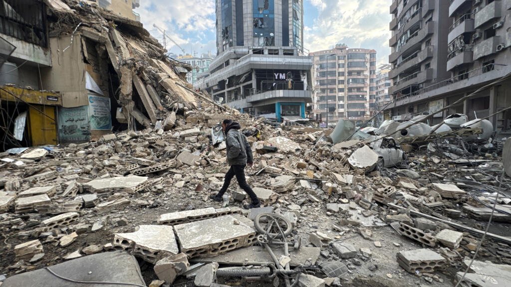 Líbano se envuelve en un caos por la guerra: crisis humanitaria y el choque político-militar interno