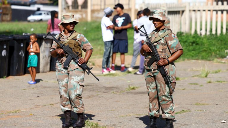 Sudáfrica despliega al Ejército para combatir el crimen: ¿una medida efectiva?