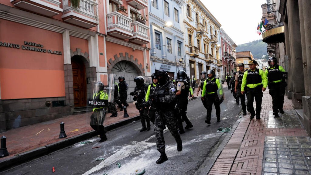 Ecuador inicia operaciones antinarcotráfico con apoyo de EE. UU; desde este domingo rige toque de queda