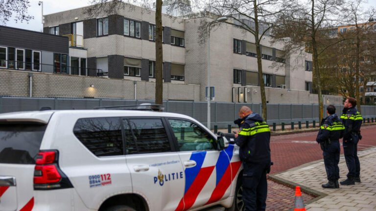 Un ataque con un explosivo contra una escuela judía en Ámsterdam deja daños leves