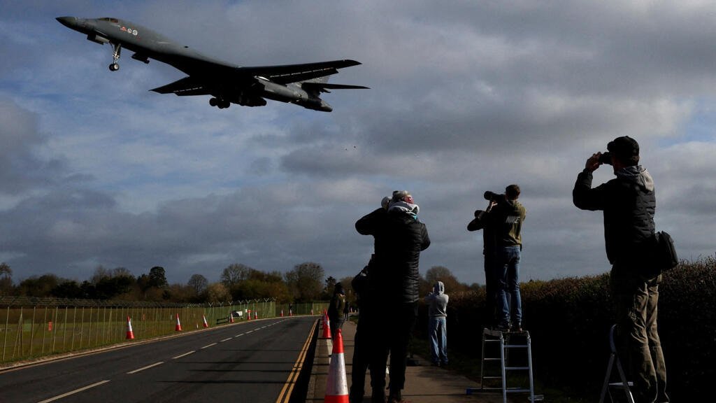 A un mes de guerra, ¿lanzará EE. UU. misiones terrestres en Irán?