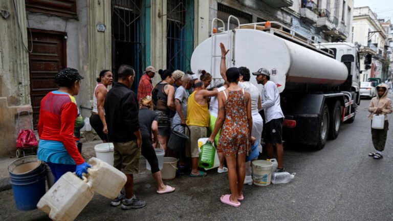 Hasta un 60% de Cuba quedará este lunes sin electricidad; Rusia intenta aliviar la crisis tras llegada de un petrolero
