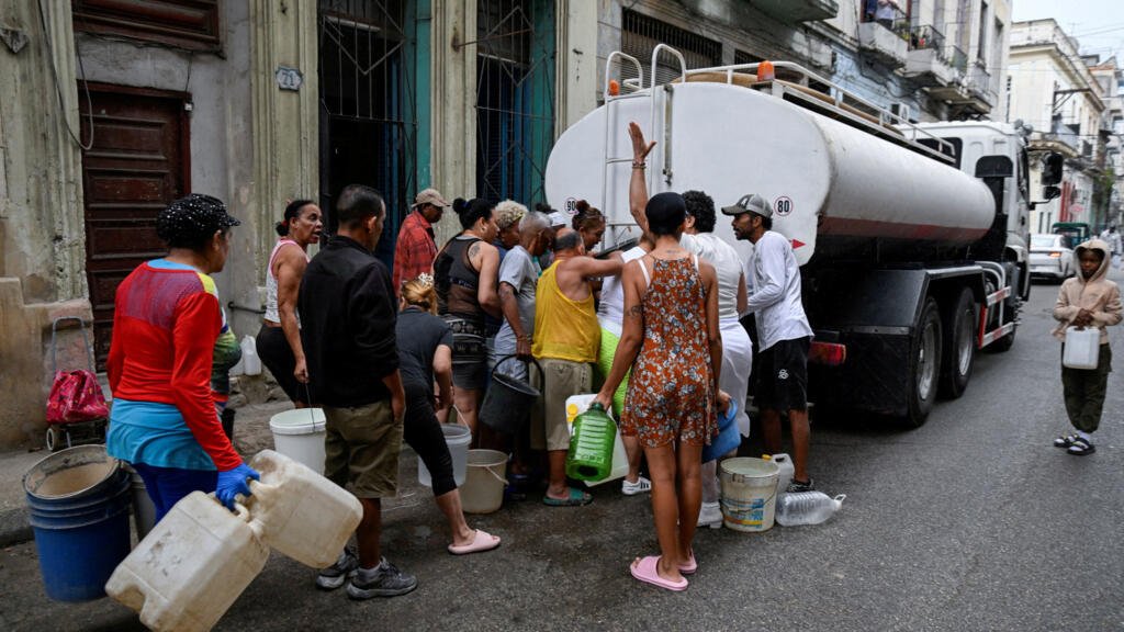 Hasta un 60% de Cuba quedará este lunes sin electricidad; Rusia intenta aliviar la crisis tras llegada de un petrolero