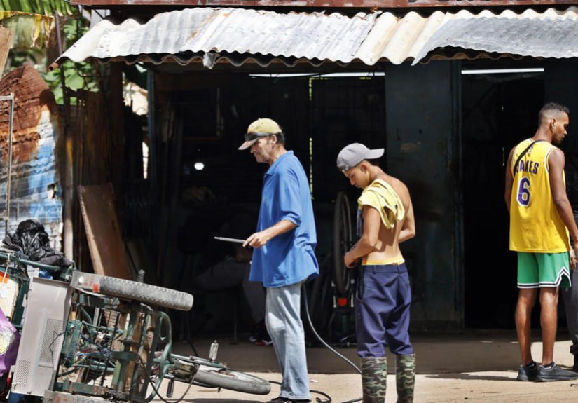 Cuba reconecta su red eléctrica, mientras promete "resistencia inquebrantable ante presión de EE. UU.