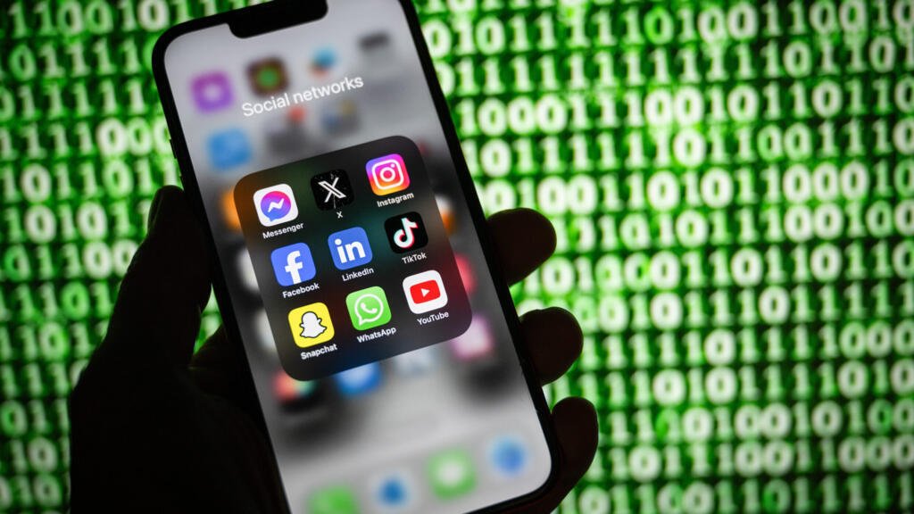 Australia amenaza con sanciones a TikTok, Instagram y YouTube por permitir el acceso de menores de edad