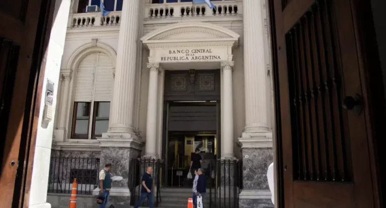 BCRA lanza cobro automático 24/7 para créditos: así funciona