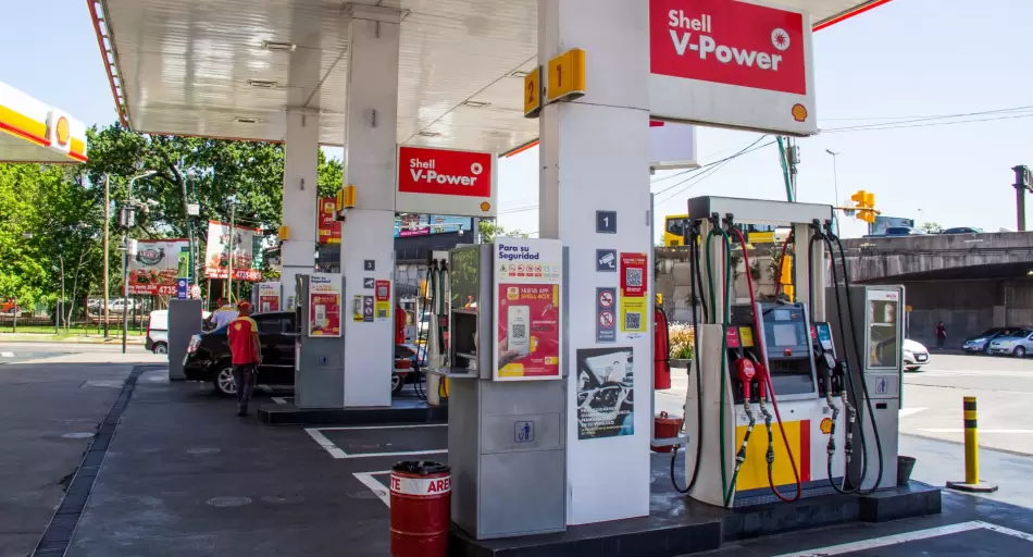 Nafta arriba de $2.000: presión global y dudas por lo que viene