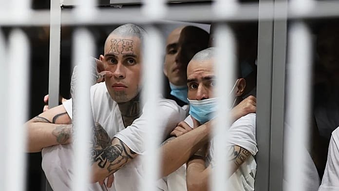 El Salvador ratifica la cadena perpetua para asesinos y violadores, incluso si son menores de edad