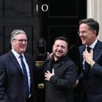 En el marco de la visita de Zelenski a Londres, Starmer pide no "perder de vista" a Ucrania