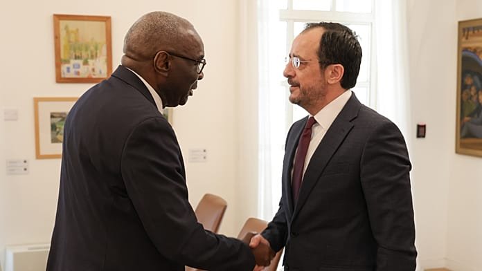 Chipre: Nikos Christodoulides se reúne con el representante especial de la ONU