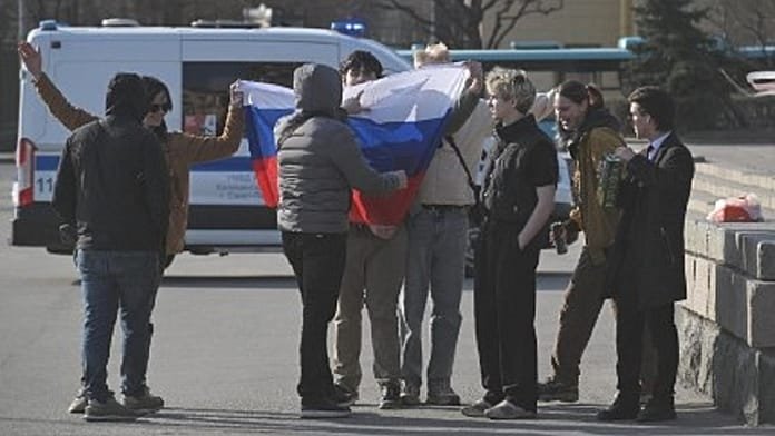 Rusia sofoca protestas por la libertad en internet con detenciones y cercos policiales