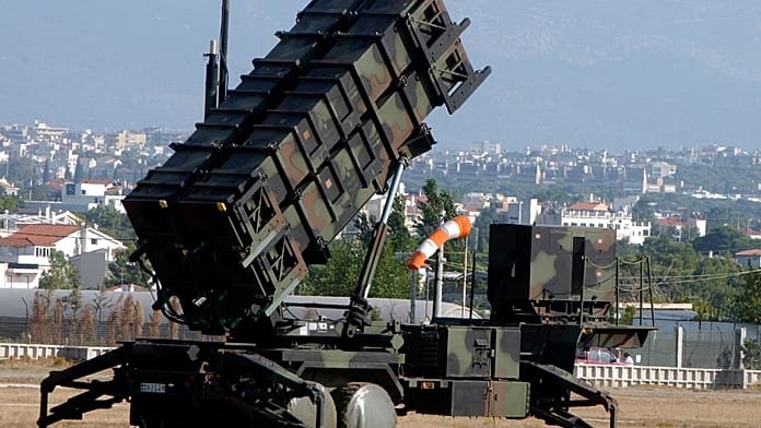 Arabia Saudí: Sistemas Patriot griegos han derribado 2 misiles balísticos iraníes