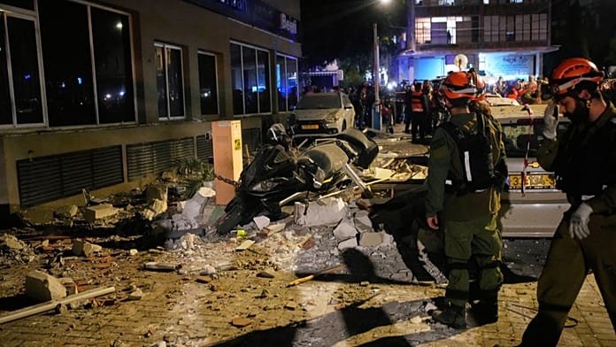 Irán lanza andanadas de misiles contra Israel tras el asesinato de dos de sus máximos responsables de seguridad