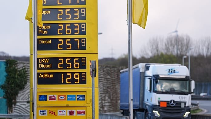 Polonia estudia subir el precio de la gasolina a los alemanes que cruzan la frontera para llenar el depósito