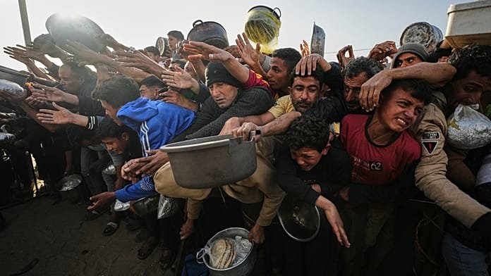 Hambre y miedo en Jan Yunis mientras las familias de Gaza dependen de la ayuda para sobrevivir