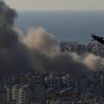 Israel lanza una ofensiva contra Hezbolá en todo Líbano y Beirut vuelve a llenarse de humo