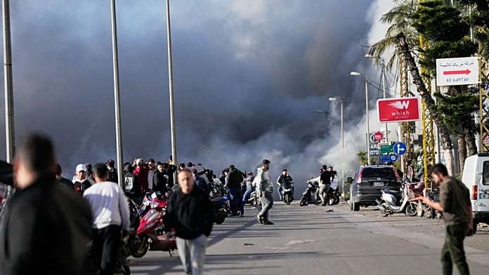Los bombardeos israelíes alcanzan un pueblo del sur de Líbano y dañan edificios y vehículos