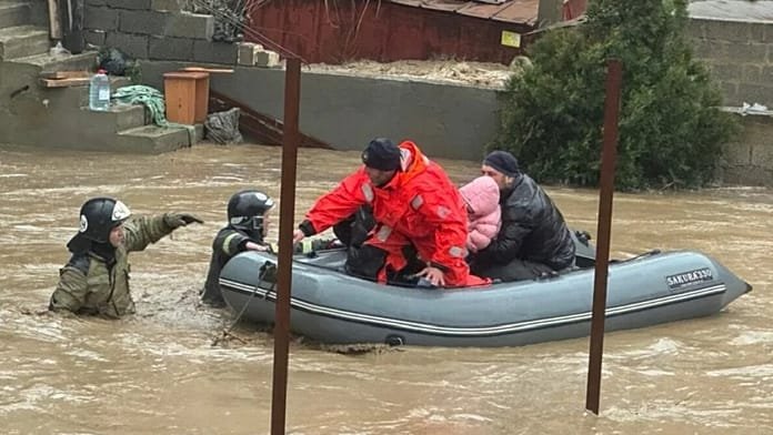 Fuertes inundaciones en el Cáucaso Norte ruso obligan a evacuar a miles de personas