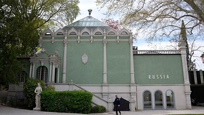 El Parlamento Europeo exige a Bruselas que impida a Rusia volver a la Bienal de Venecia