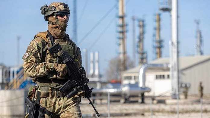 Orbán blinda las instalaciones energéticas antes de las elecciones en Hungría