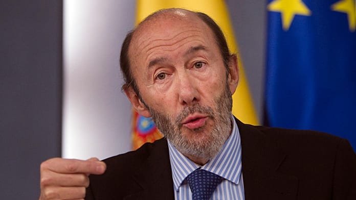 Rubalcaba, Jáuregui y Otegi: los nombres del fin de medio siglo de terrorismo de ETA