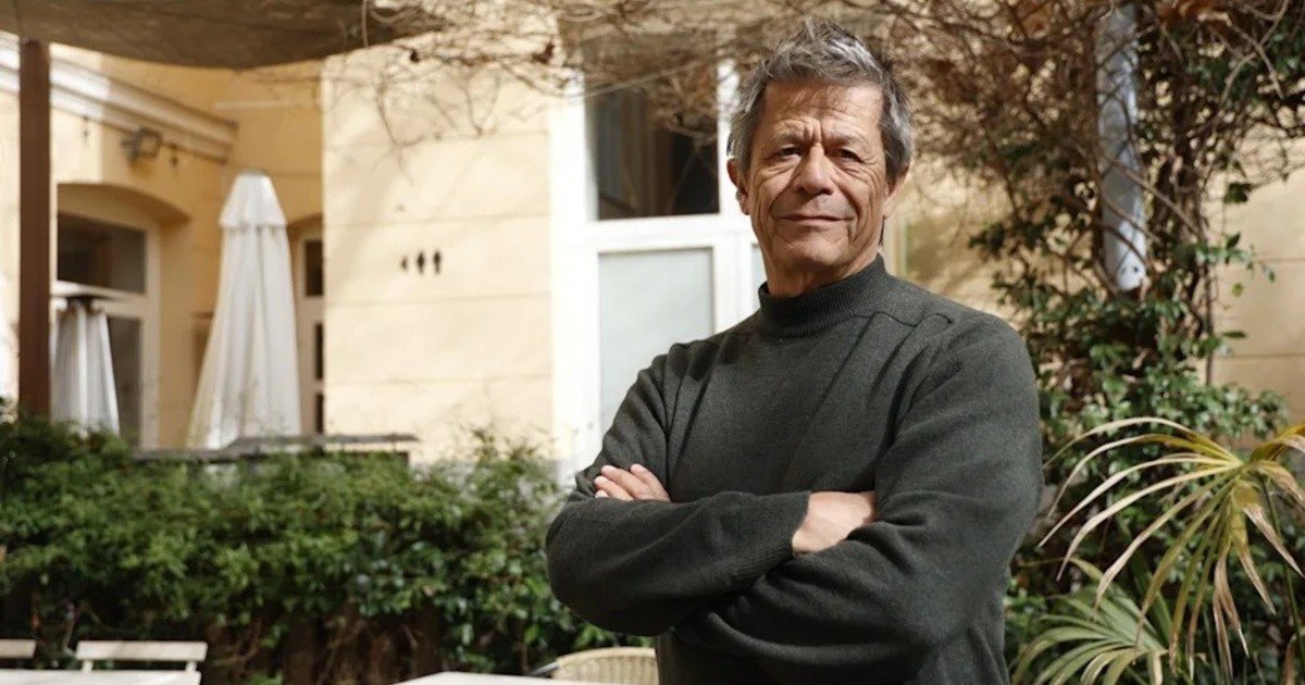 Emmanuel Carrère: “España es valiente”, el elogio del autor francés por su postura ante la guerra