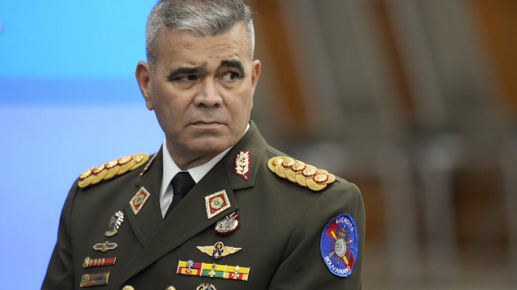 Delcy Rodríguez saca a Padrino: ¿ajuste interno para blindar al chavismo?