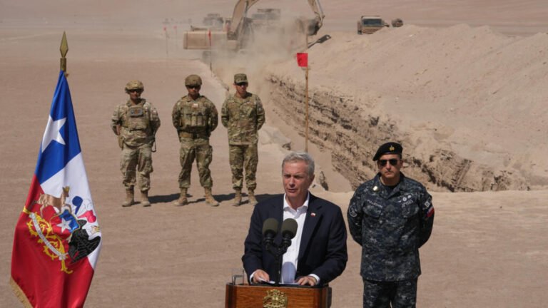 "Es solo el comienzo”: Kast lanza construcción de barreras fronterizas y pone en marcha su política antimigratoria