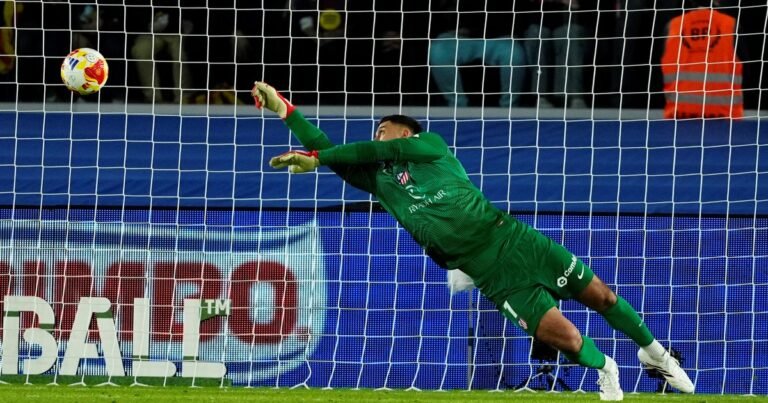 La noche que Musso pidió a gritos un lugar en el Mundial: su actuación consagratoria para meter al Atlético en la final de la Copa del Rey